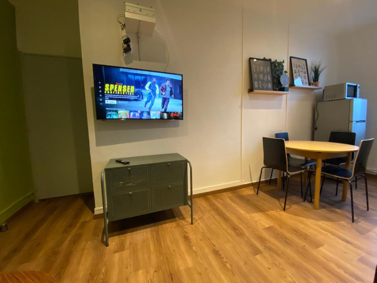 012 Chic & Cosy F2 34M2 Hypercentre Wifi Smart Tv Netflix Apartman Saint-Etienne  Kültér fotó